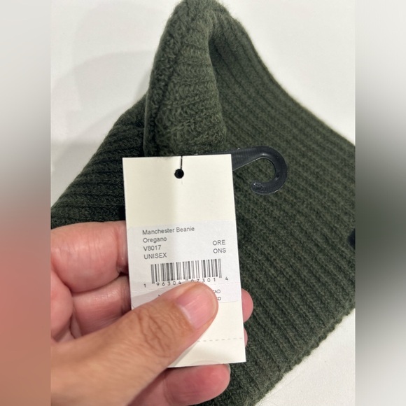 Vuori Women's Manchester Beanie Green Oregano NWT Wool Cashmere Soft Cozy - Picture 6 of 7